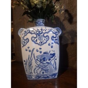 Vintage Oriental large blue and white vase